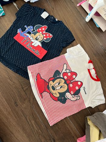 Lot 2 t-shirts Minnie