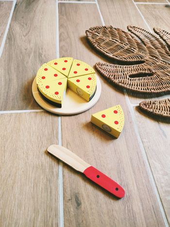 🎂Dinette gâteau d'anniversaire sur plateau en bois marque New classic toys