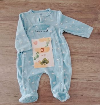 Pyjama avec dinosaure 3 mois