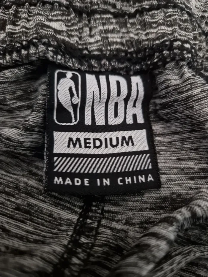 Short NBA gris taille M - photo numéro 4