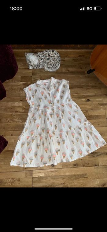 Robe d’été motifs glaces très bon état TAO 10 ans /140cm