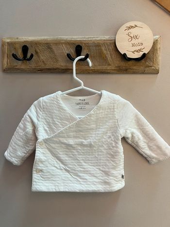 Très joli cœur croisé blanc 6 mois tape à l’œil