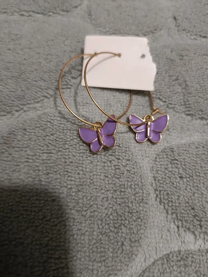 Boucles d'oreilles fantaisie doré papillon violet - photo numéro 2