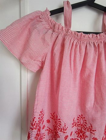 Haut d'été à rayure blanches rouge épaules dénudées motif floral Primark Taille 40 En tres bon état