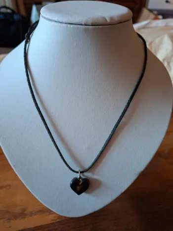 Collier Pendentif Cœur en Corne