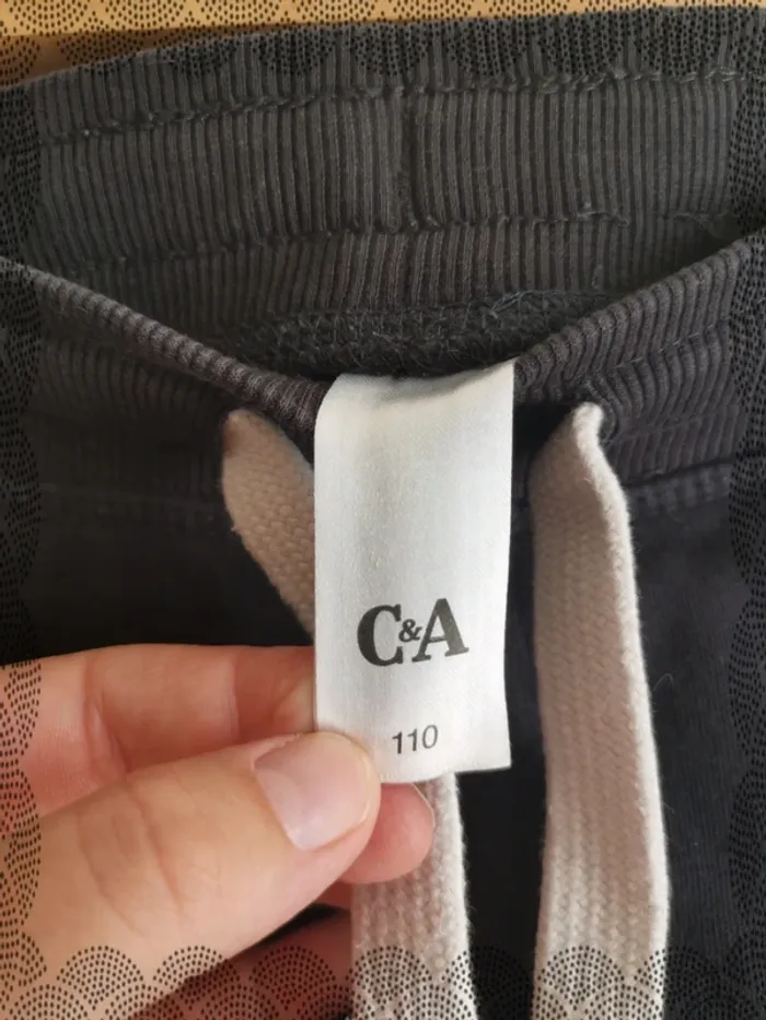 Pantalon C&A 5 ans - photo numéro 5