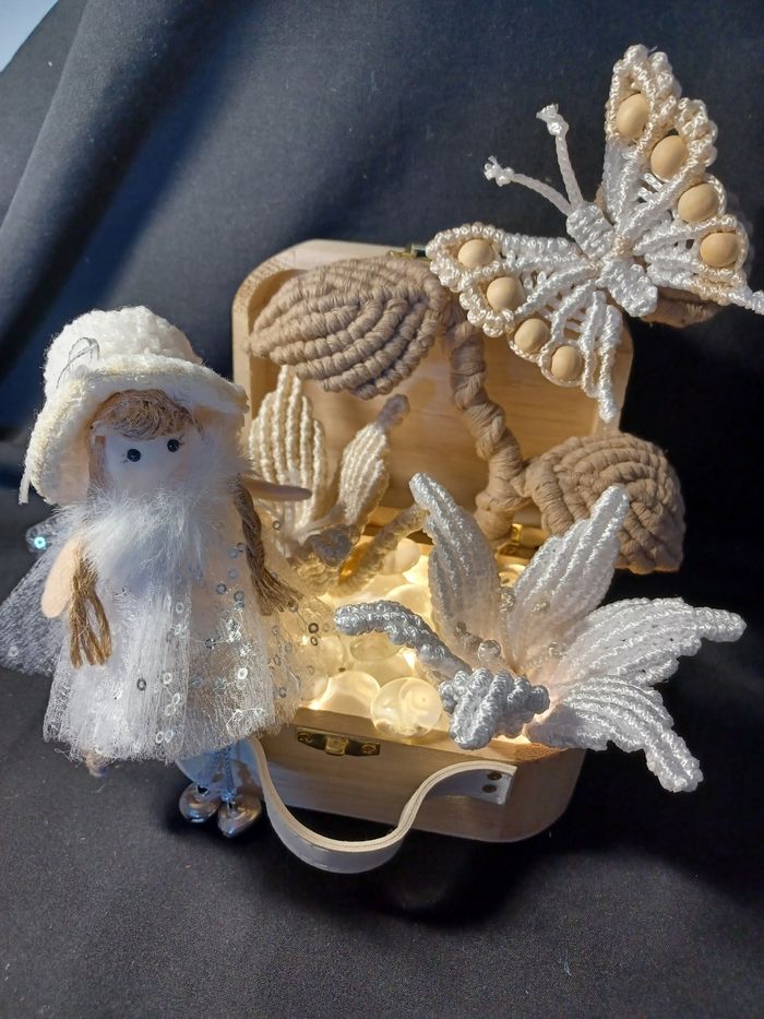 Fleur de lys papillon macramé