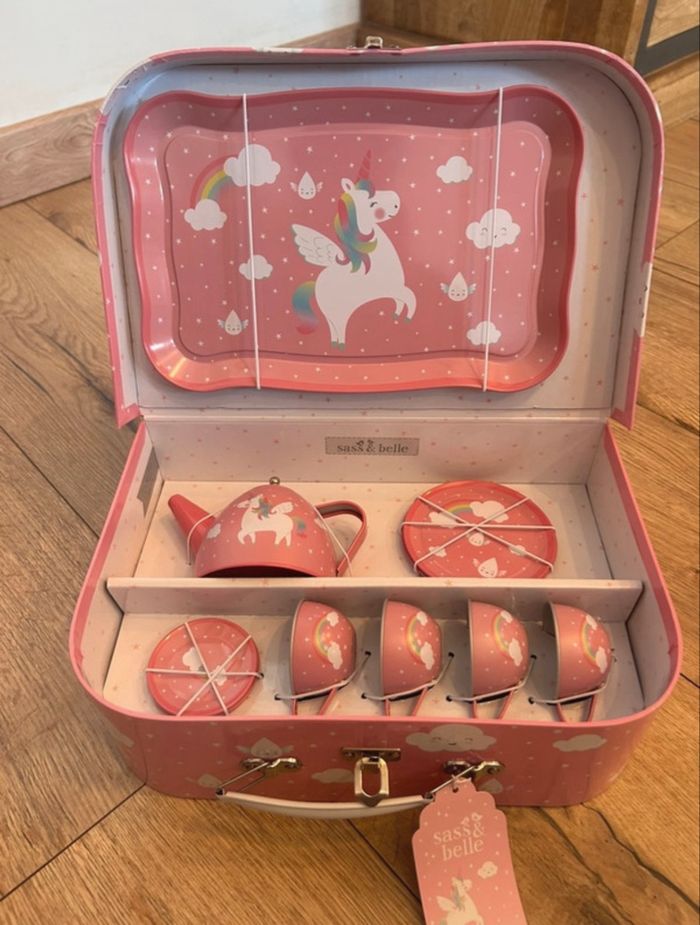 đ Service Ă thĂ© Licorne â Neuf avec valisette â Marque Sass & Belle đ