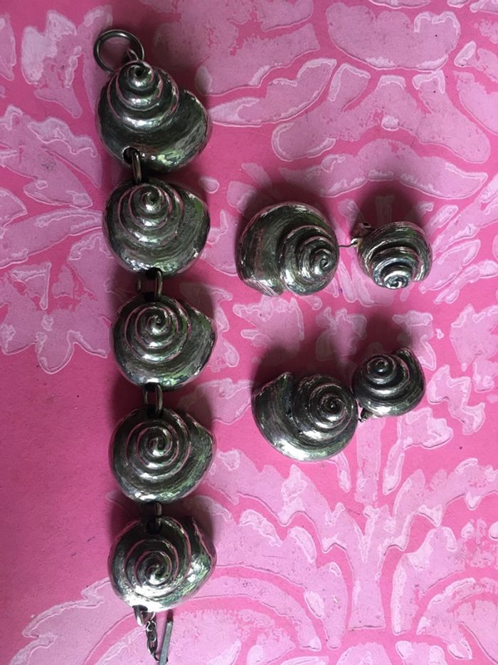 Ensemble bracelet et boucles d’oreilles clips argentés forme coquillage spirale vintage 80