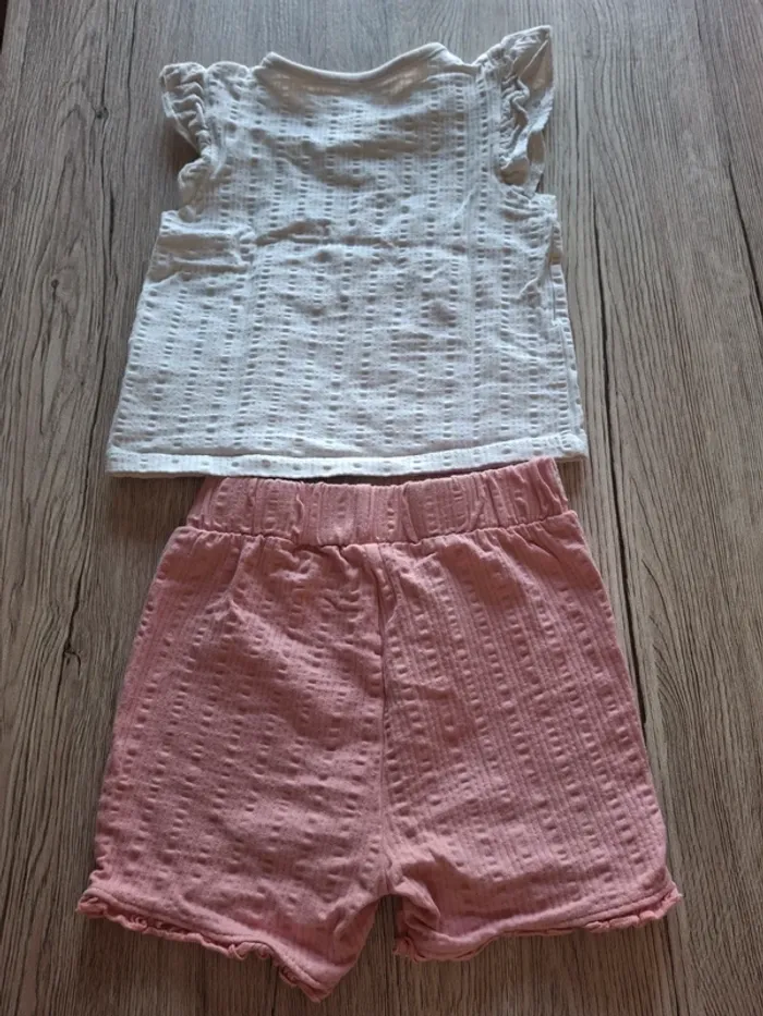 Ensemble short tee-shirt 12/18 mois disney - photo numéro 2
