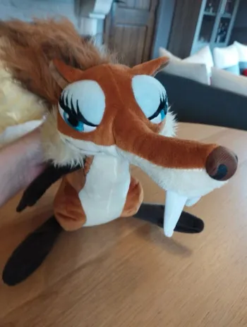 Peluche Scratina. Âge des glaces. Hauteur 30 cm