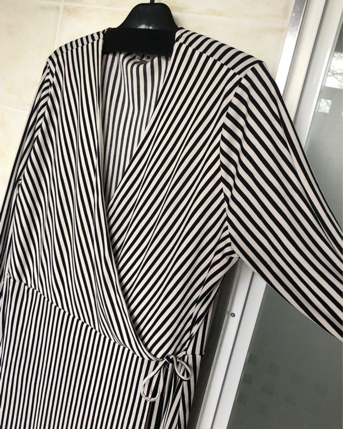 Robe portefeuille beige noire - H&M