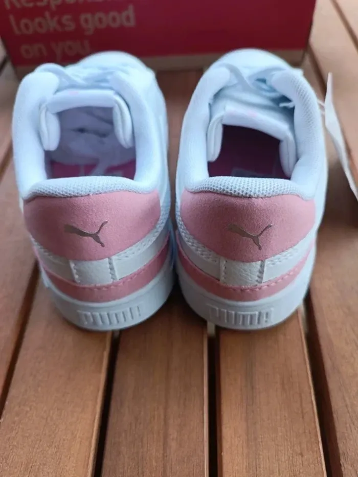 Baskets Puma fille pointure 25 - photo numéro 3