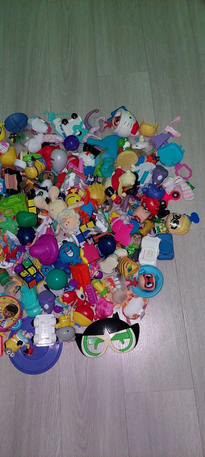 Gros lot de 300 figurines - photo numéro 2