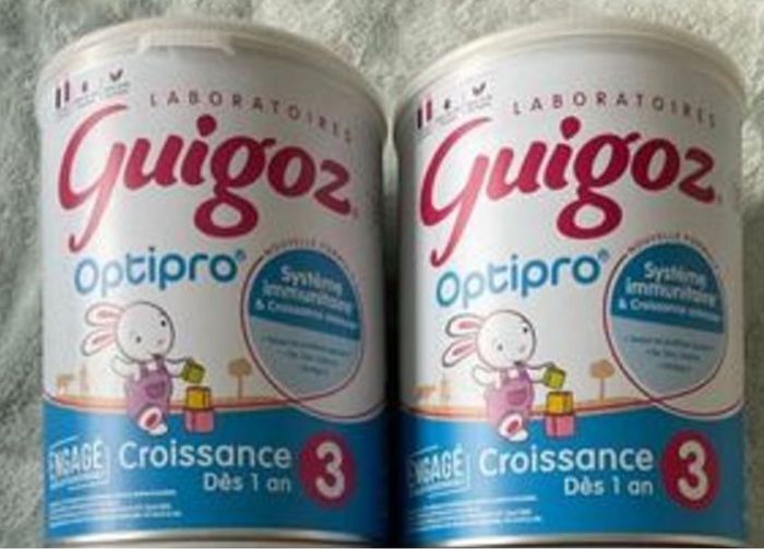2 boites de lait guigoz optipro 3