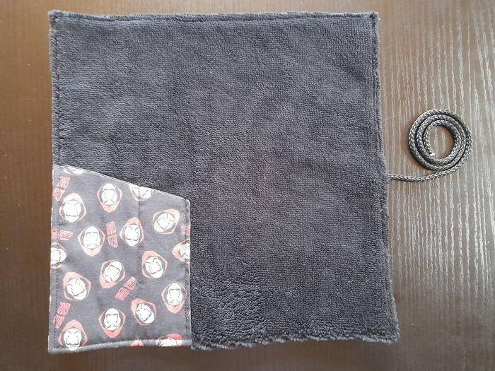 Serviette porte brosse à dents et dentifrice - photo numéro 2
