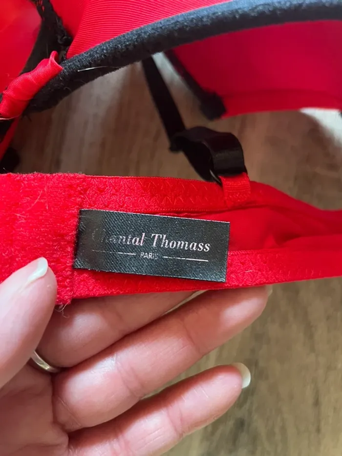 Lot 2 soutien-gorge, 95 D. Rouge et noir. - photo numéro 4