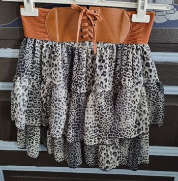 Jupe à volants motifs léopard taille M
