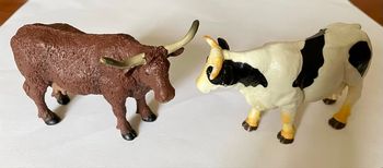 Lot de 2 vaches Papo