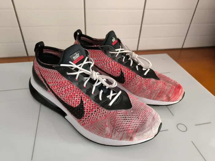 Nike chaussures Air Max FlyKnit Racer coloris rouge / blanc pointure 45