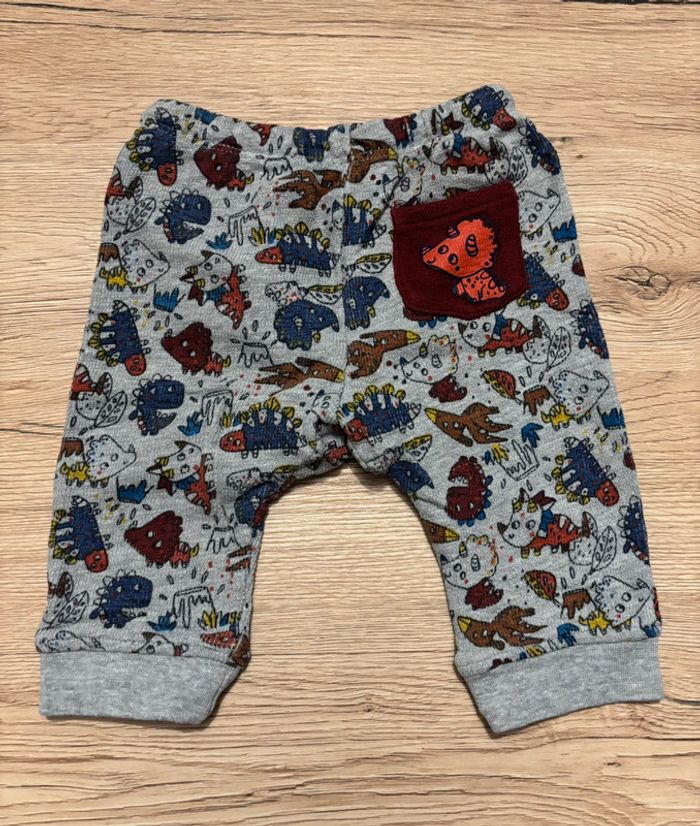 Ensemble T-shirt manches longues et pantalon dinosaures 3 mois - photo numéro 3