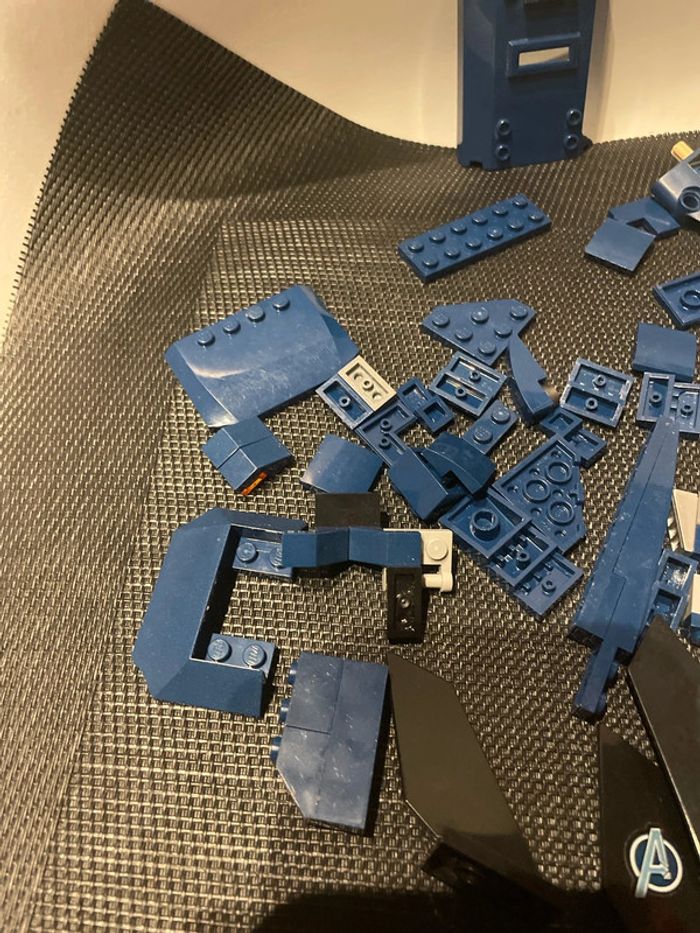 Lego petit lot vrac Avengers 76126 le quinjet bleu foncé et autre officiel Marvel. - photo numéro 3