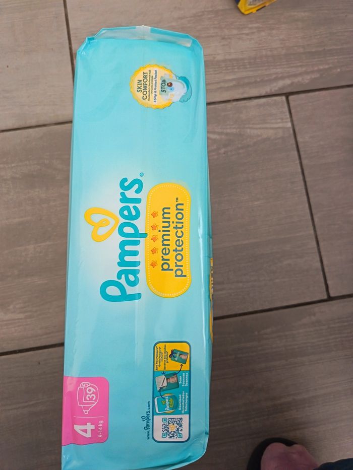 Couche pampers - photo numéro 2
