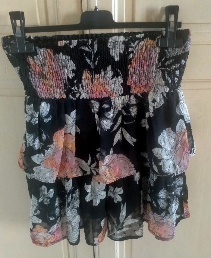 Jupe courte a volants femme/ taille XS/ tres bon etat - photo numéro 2