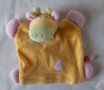 Doudou plat marionnette Girafe jaune, rose et vert - Tex