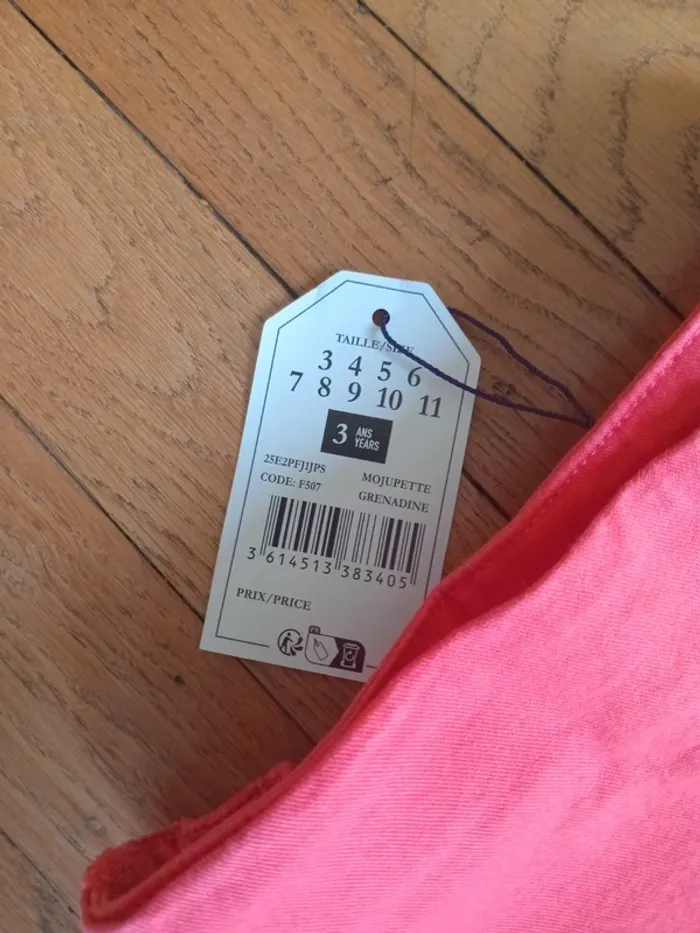 Jupe short Sergent Major rouge Neuve 3 ans - photo numéro 3