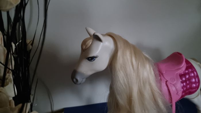 Cheval de rêve interactif pour poupée Barbie - photo numéro 2