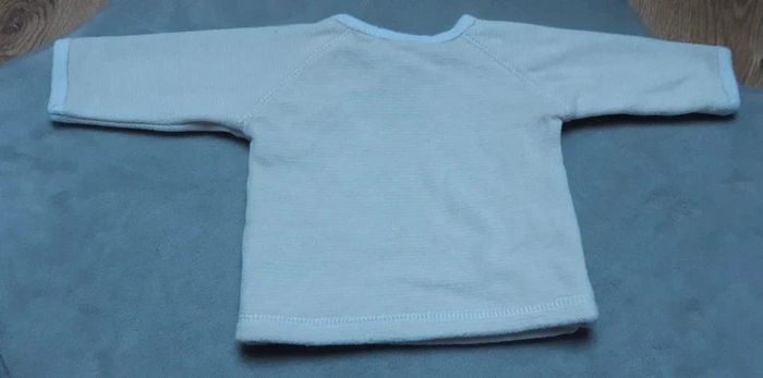 Haut de pyjama "cache-cœur" gémo 3 mois état neuf - photo numéro 3