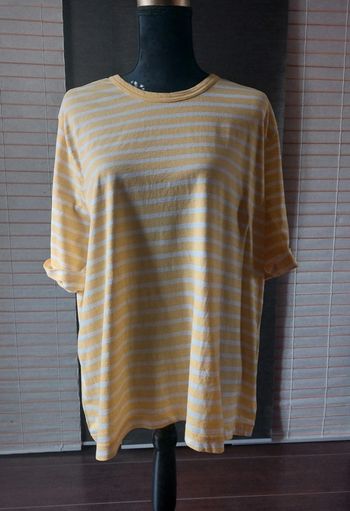 T-shirt rayé jaune et blanc