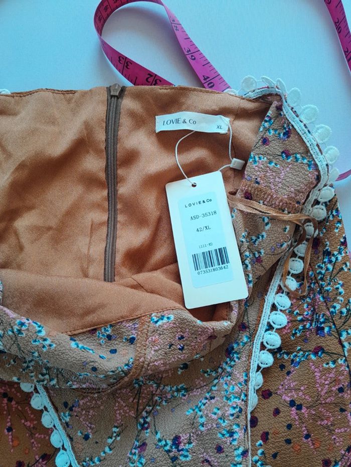 Jolie robe neuve courte dos nu avec ceinture à nouer Lovie&Co - photo numéro 3