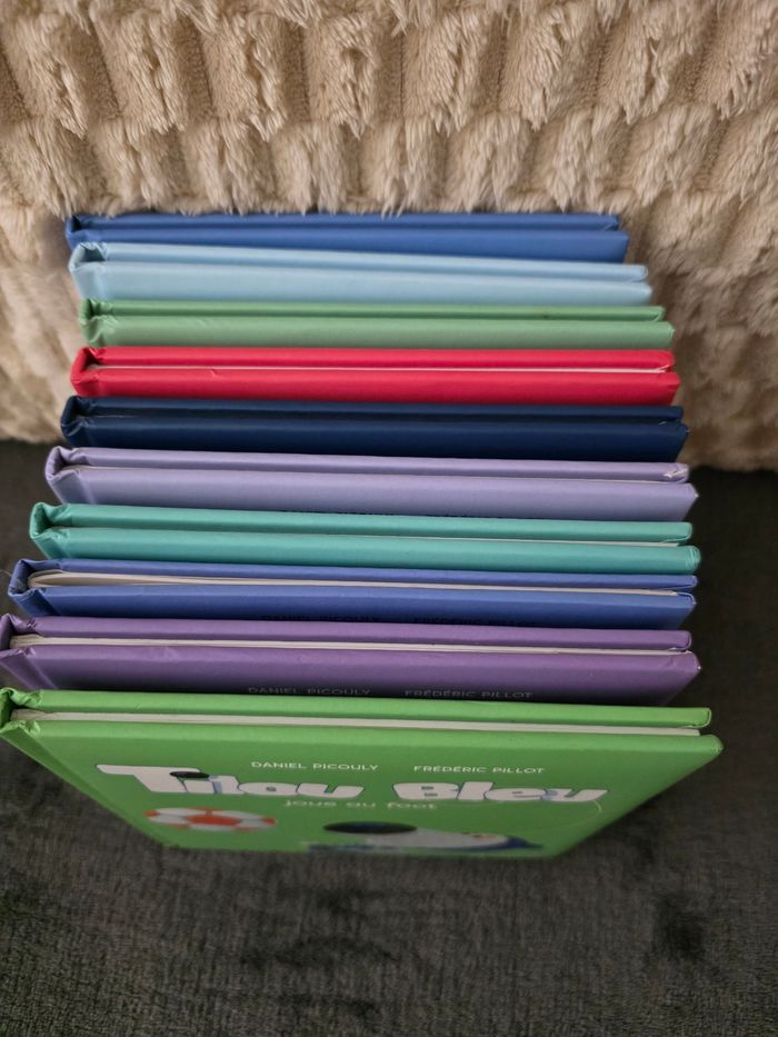 Lots de 10  livres tilou bleu - photo numéro 6