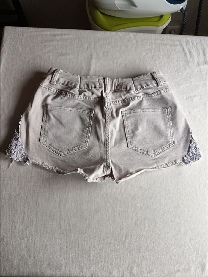 Short Cache-Cache taille 38/40 - photo numéro 2