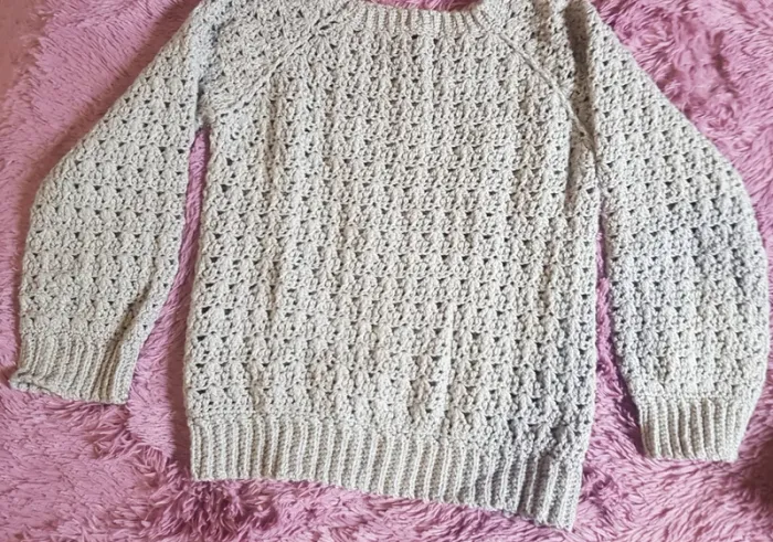 Pull gris perle au crochet