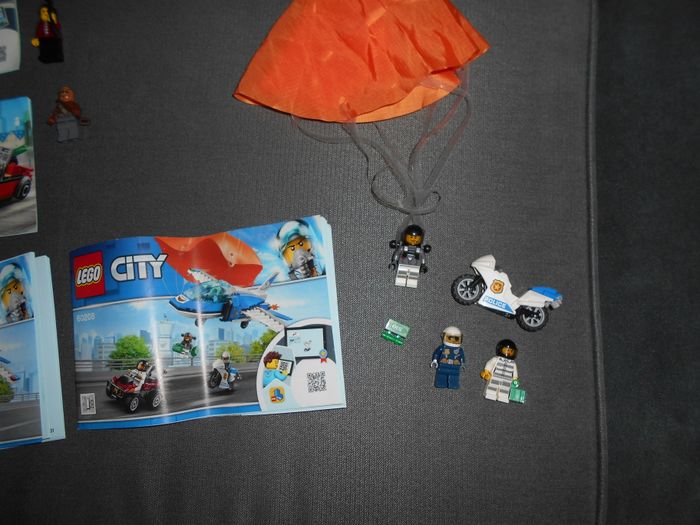 Lot Légo vrac + figurines + notices - photo numéro 9