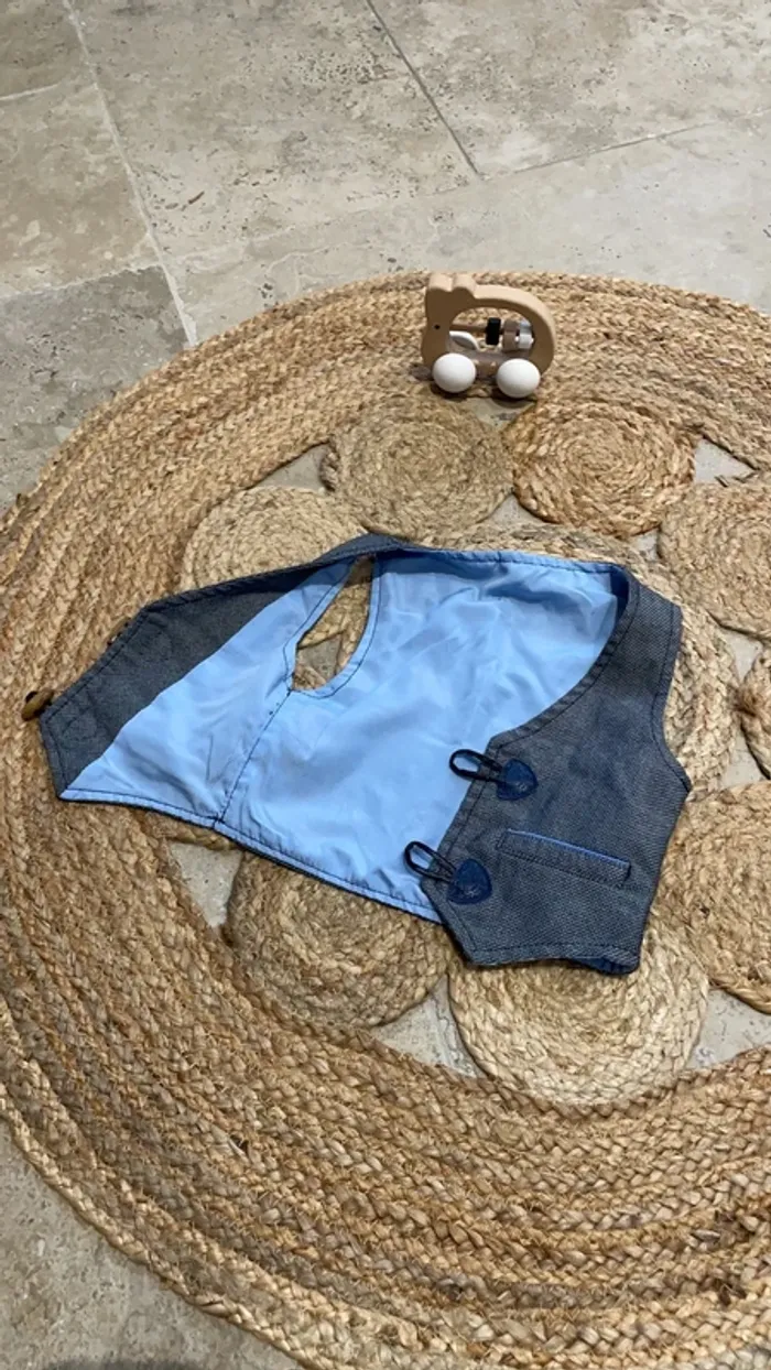 Gilet sans manche style Boléro 18 mois - photo numéro 2