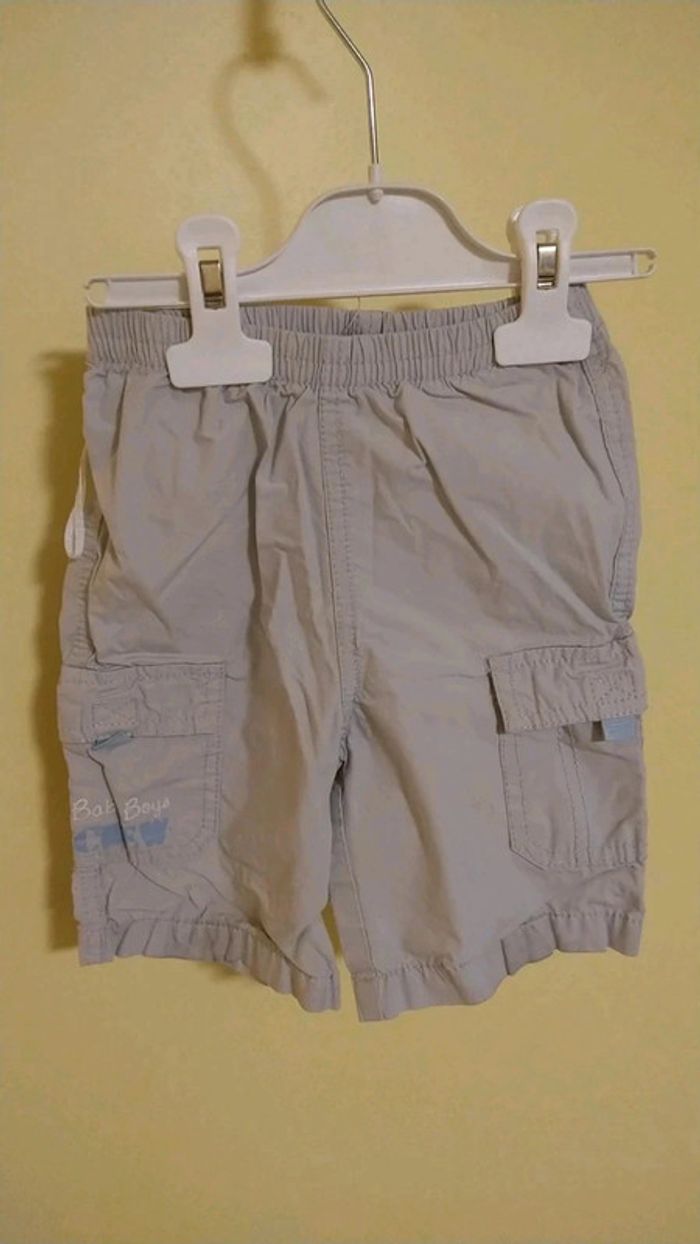 Short taille 23 mois en très bon état sans marque