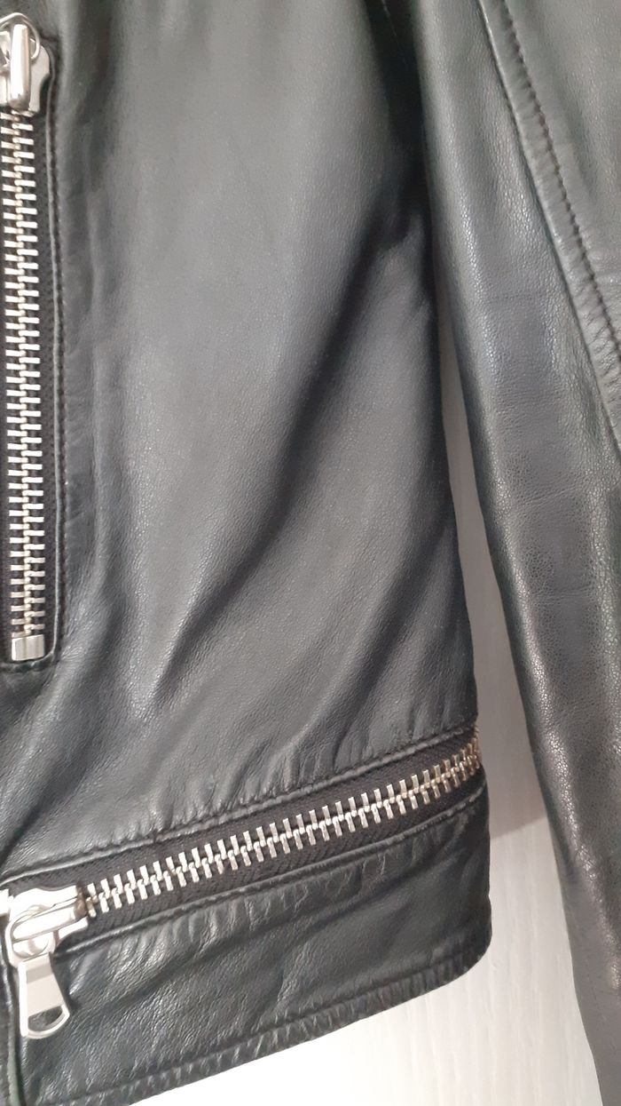 Perfecto  en cuir d'agneau  femme 38  en parfait état  marque  carool - photo numéro 6