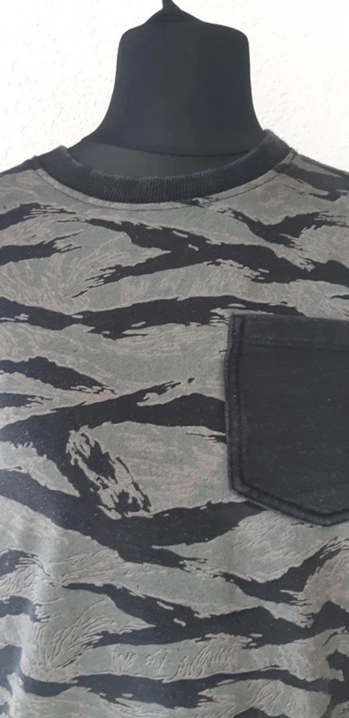 Pull kaki et noir taille L - photo numéro 2