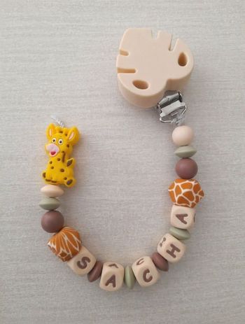 Attache tétine girafe 