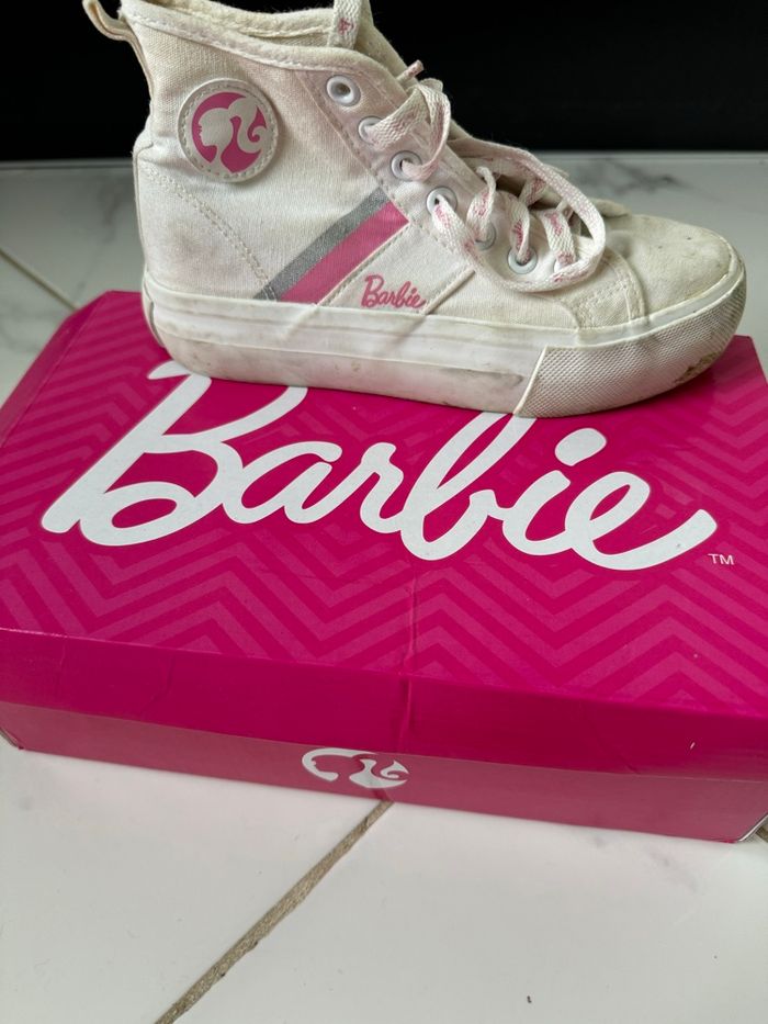 Baskets compensées Barbie pointure 32. - photo numéro 2
