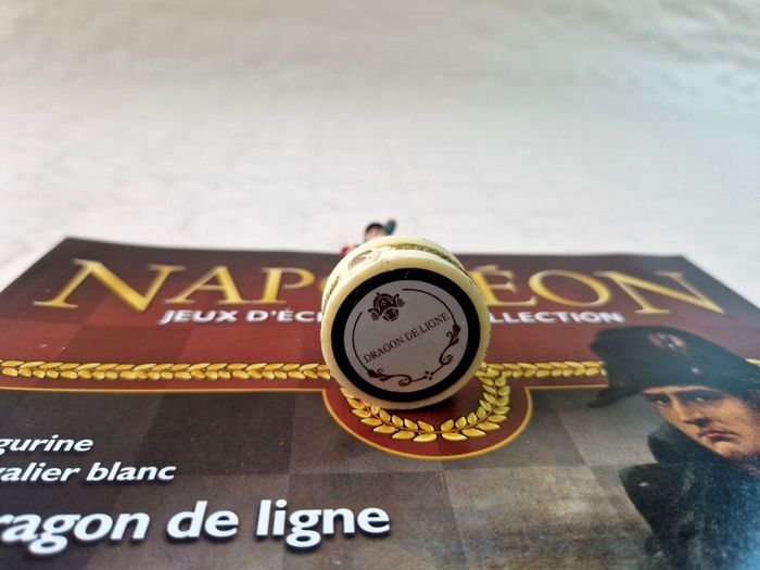 Figurine  , Napoléon , jeux d'échec de collection  , numéro 3  , dragon de ligne - photo numéro 4