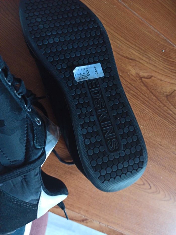 Baskets Redskins taille 42 neuf - photo numéro 5