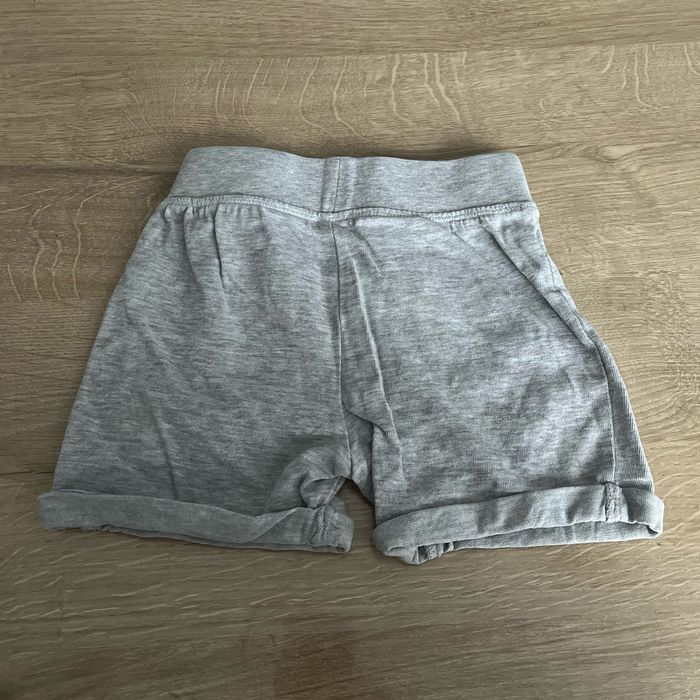 Short vertbaudet 18 mois comme neuf - photo numéro 2