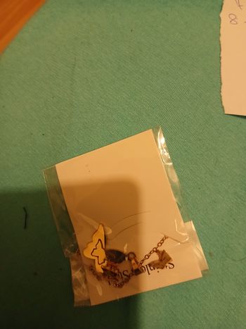 Collier et boucles d oreille papillon dorée neuf 9
