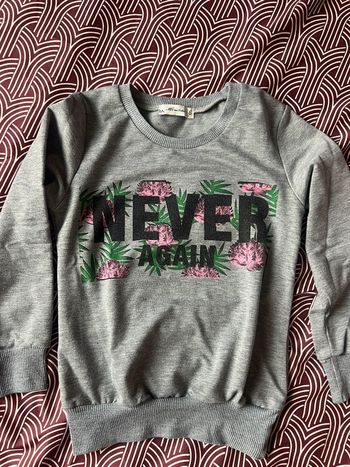 Pull gris fleur never Alain taille 6 ans