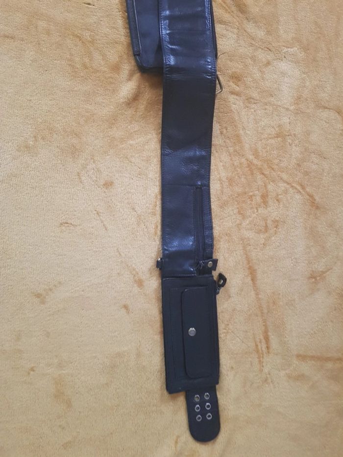 Sac ceinture/ banane en cuir - photo numéro 2